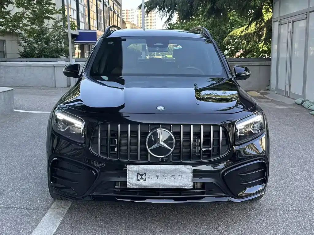Mercedes-Benz GLB AMG 2025 — фото 2