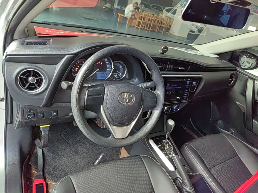 Toyota Corolla 2017 — фото 10