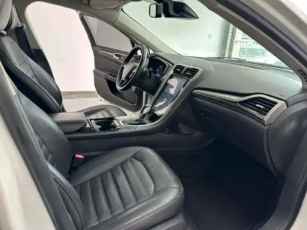 Ford Mondeo 2013