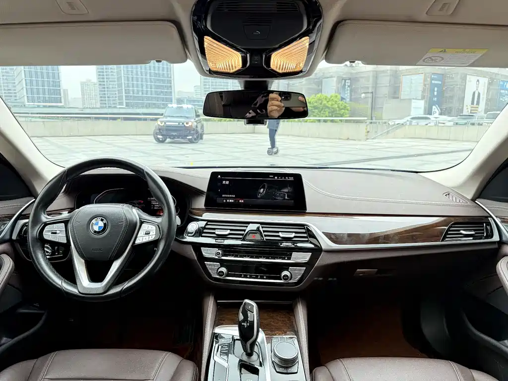 BMW 5 Series 2020 — фото 14