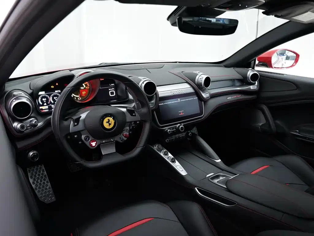Ferrari GTC4Lusso 2019 — фото 6