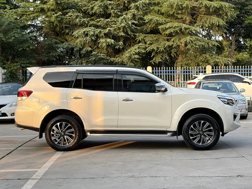 Nissan Terra 2023 — фото 16