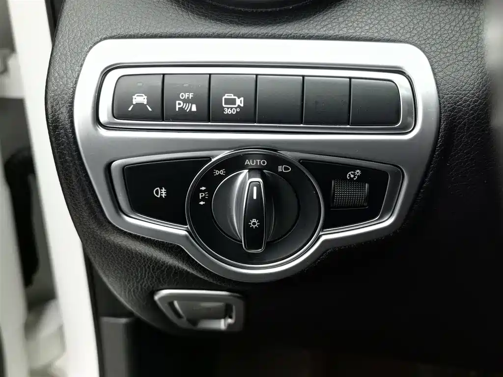 Mercedes-Benz GLC 2018 — фото 21