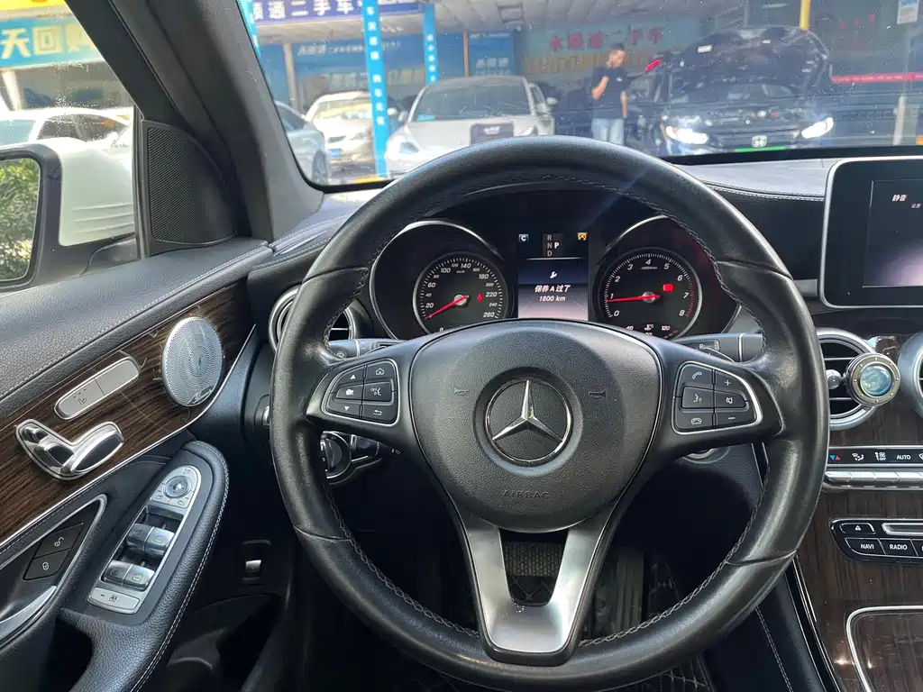 Mercedes-Benz GLC 2018 — фото 15