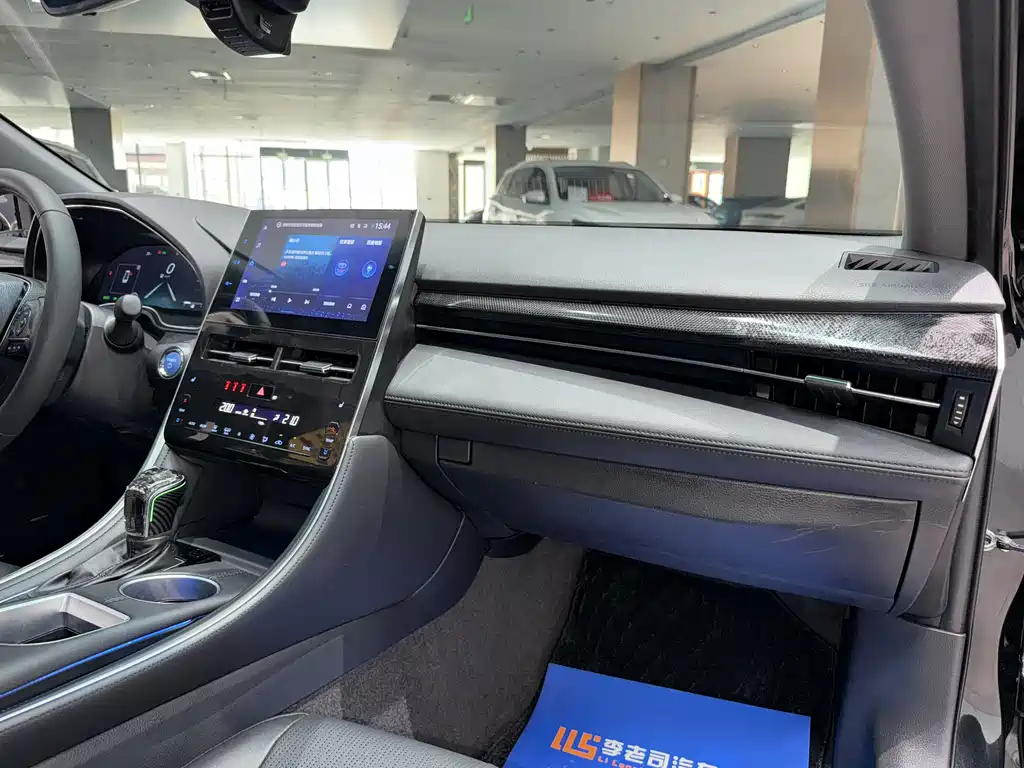 Toyota Avalon 2023 — фото 23
