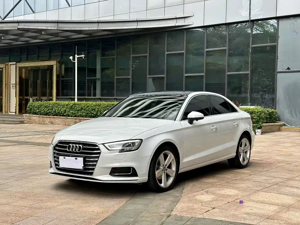 Audi A3 2020 — фото 1