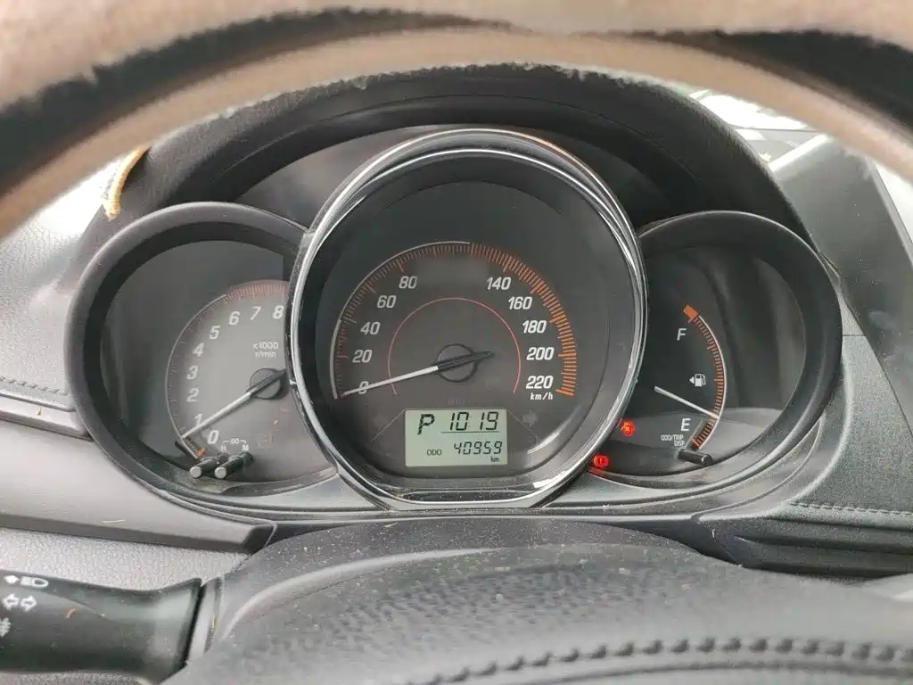 Toyota Yaris L 2021