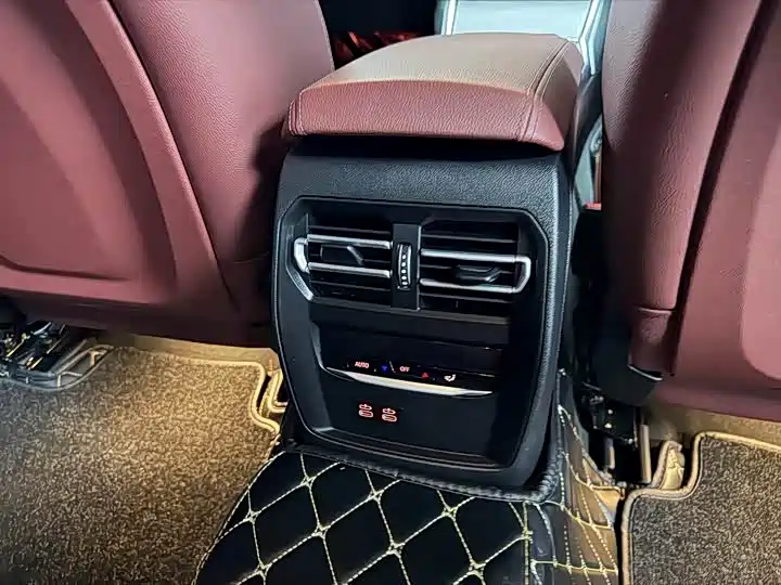 BMW 3 Series 2023 — фото 11