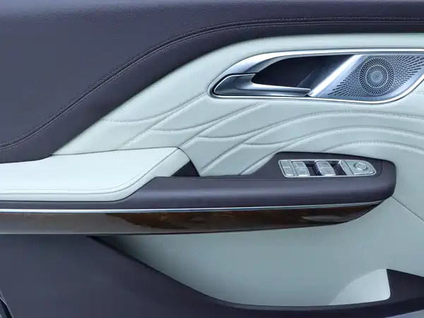 Hongqi HQ9 2023