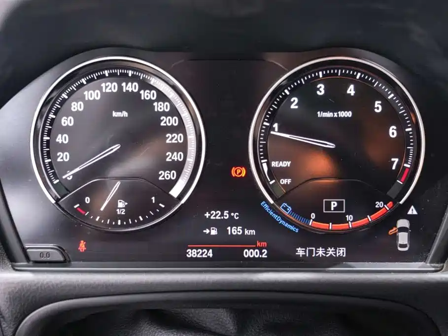 BMW 1 Series 2023 — фото 12