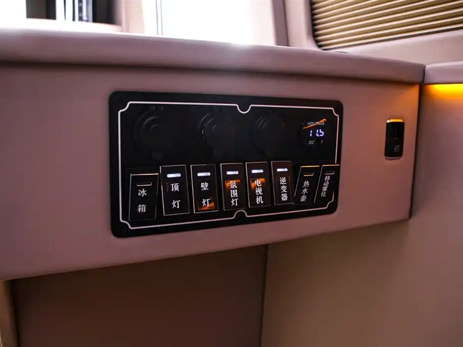 Toyota Coaster 2024 — фото 15