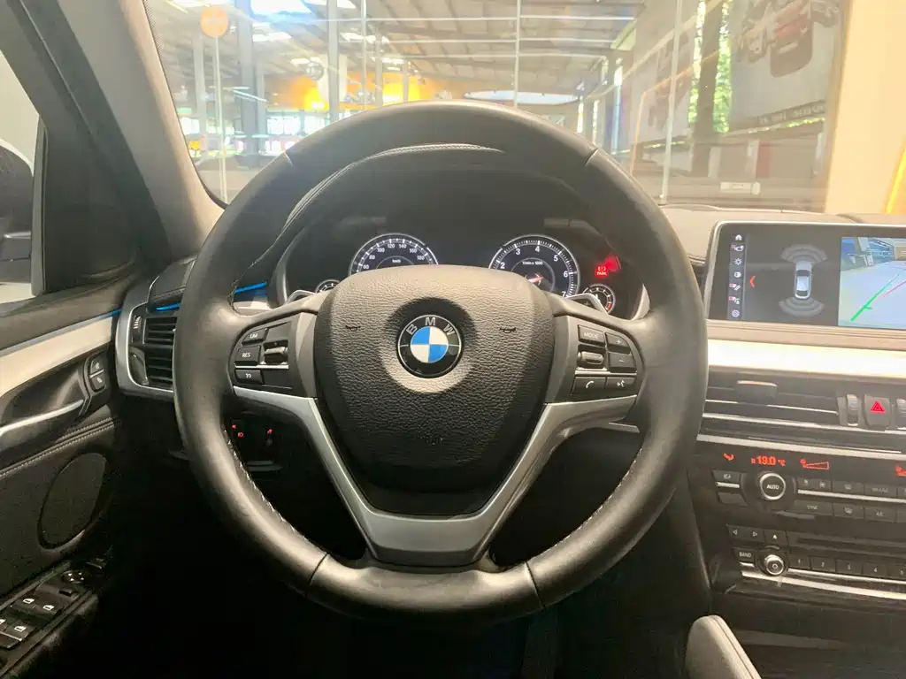 BMW X6 2018 — фото 10