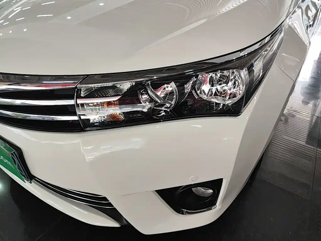 Toyota Corolla 2015 — фото 24