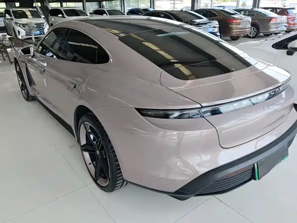 Porsche Taycan 2021