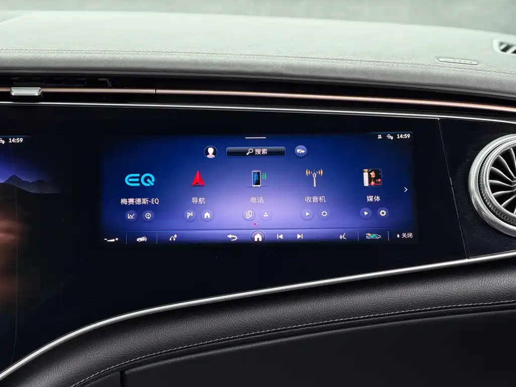 Mercedes-Benz EQS SUV 2023 — фото 14