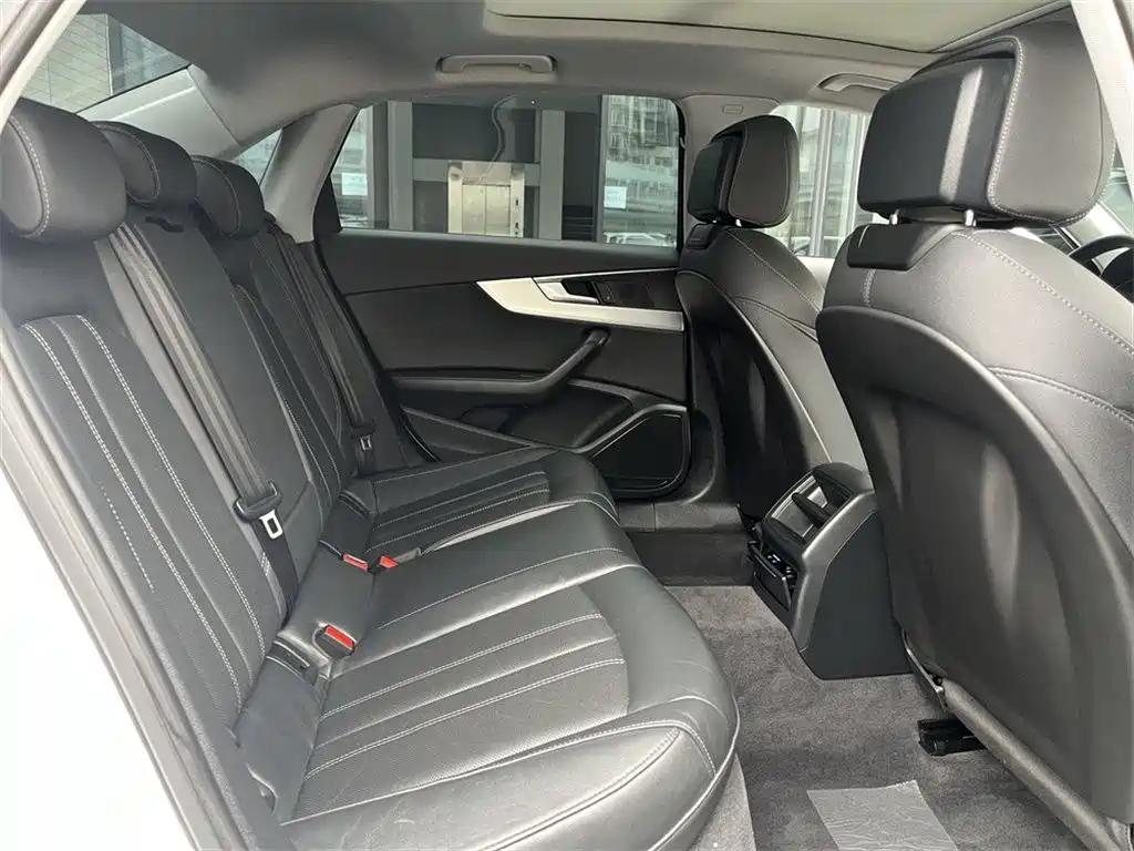 Audi A4L 2020