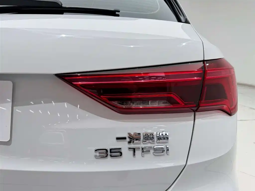 Audi Q3 2024 — фото 10