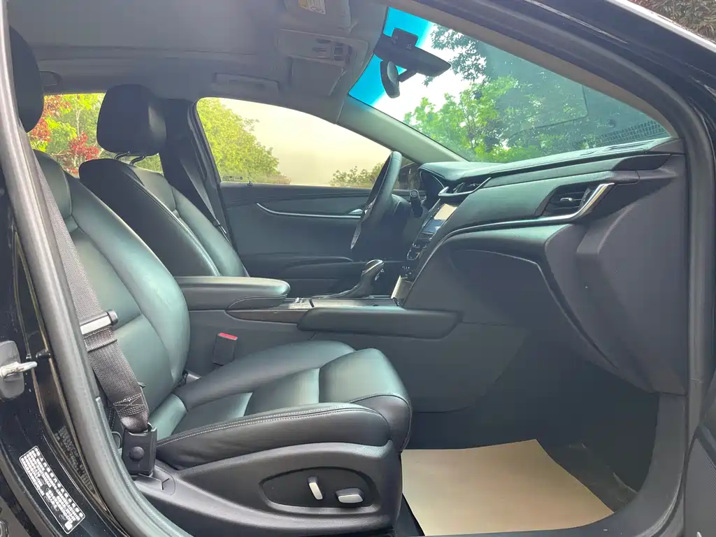 Cadillac XTS 2018 — фото 13