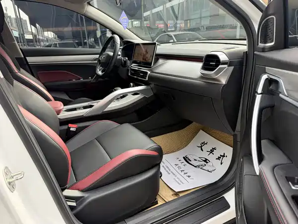 Geely Binyue 2021