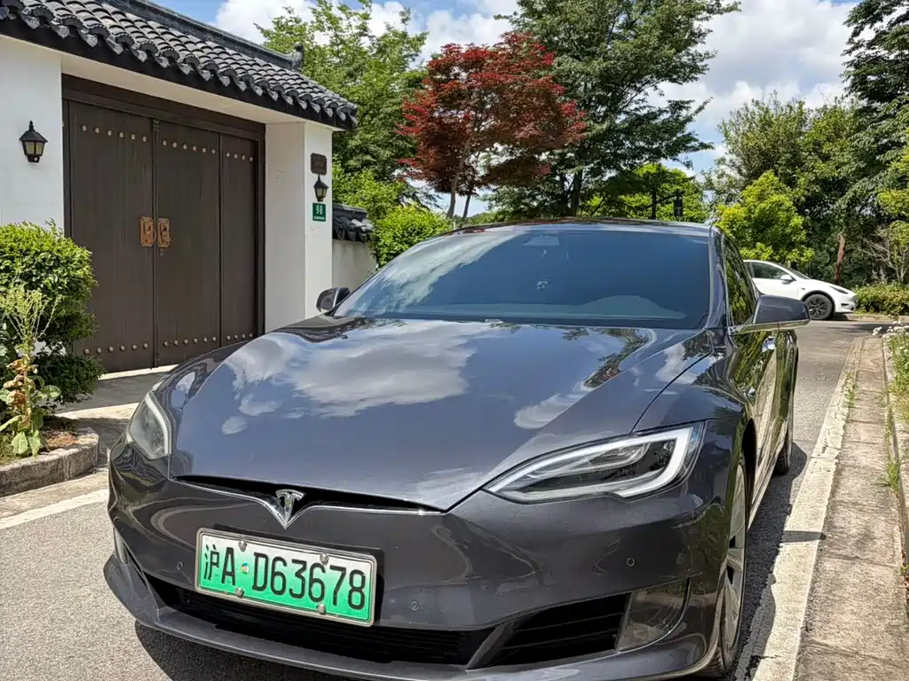 Tesla Model S 2017 — фото 2