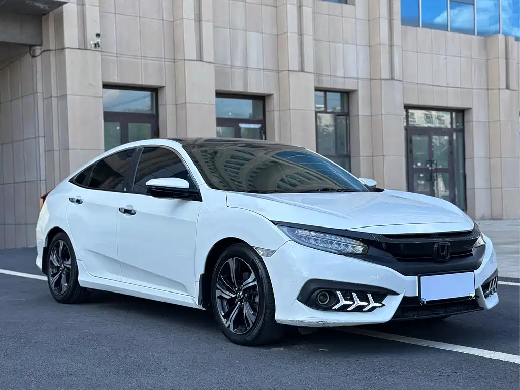 Honda Civic 2018 — фото 3