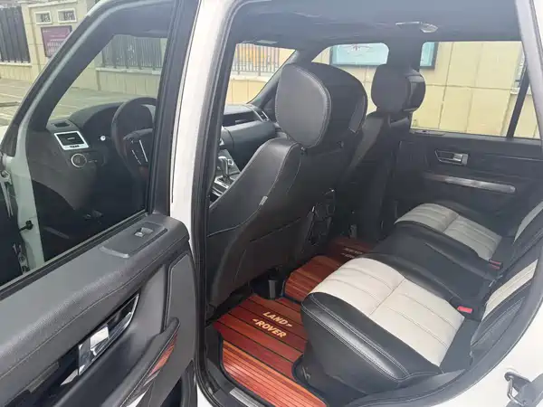 Land Rover Range Rover Sport 2013