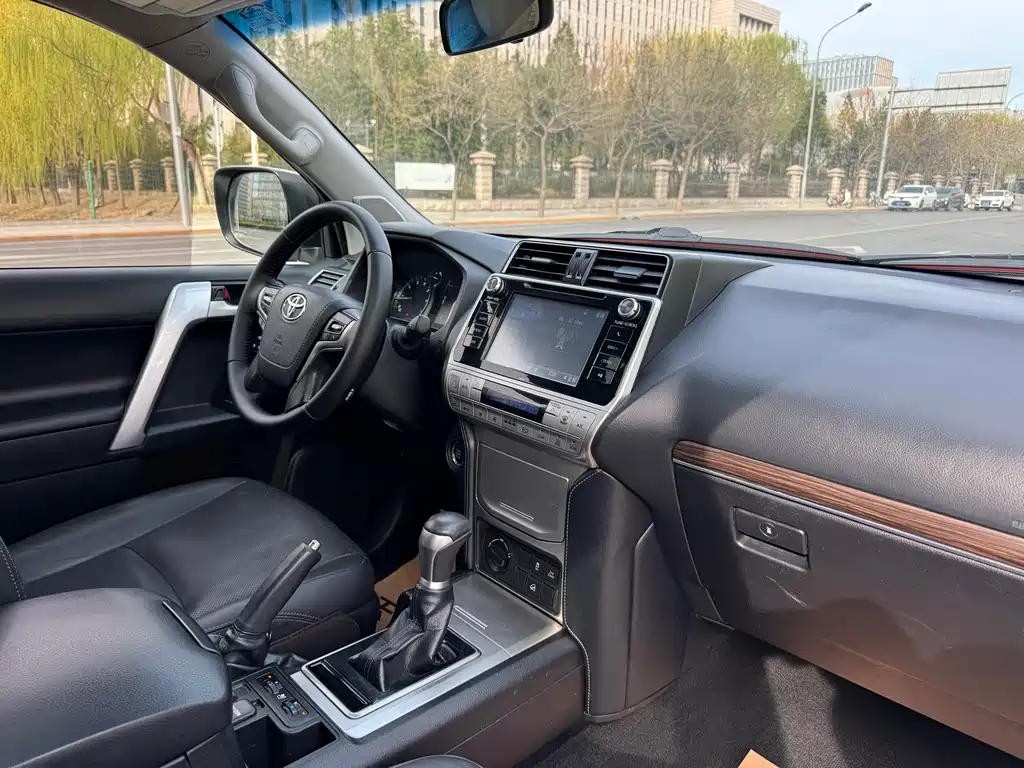 Toyota Prado 2018 — фото 13
