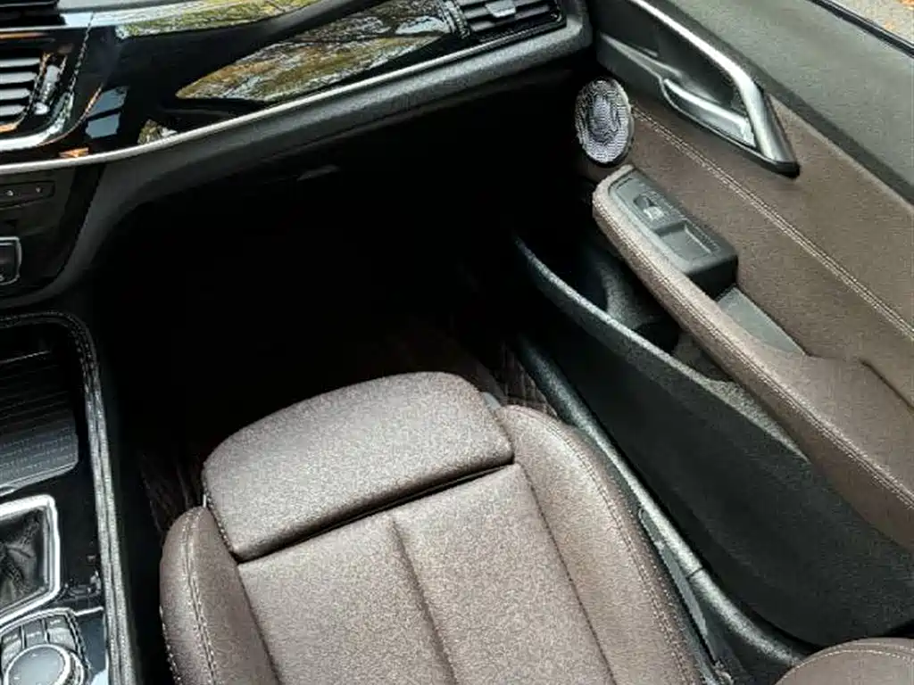 BMW 1 Series 2023 — фото 10
