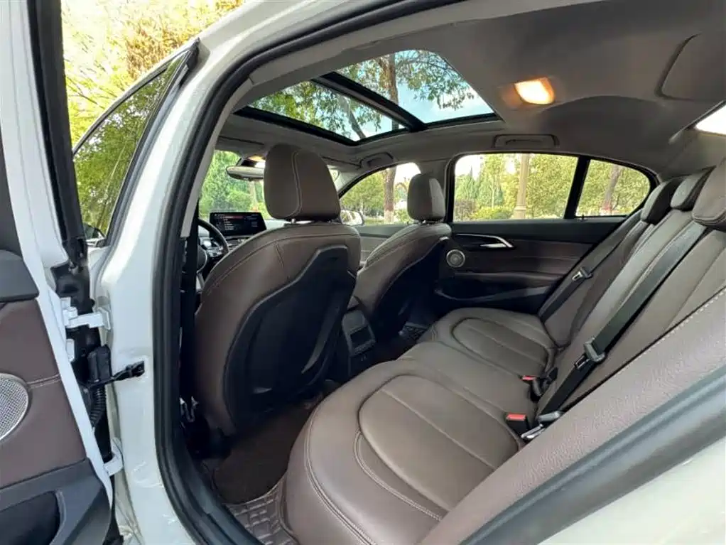 BMW 1 Series 2023