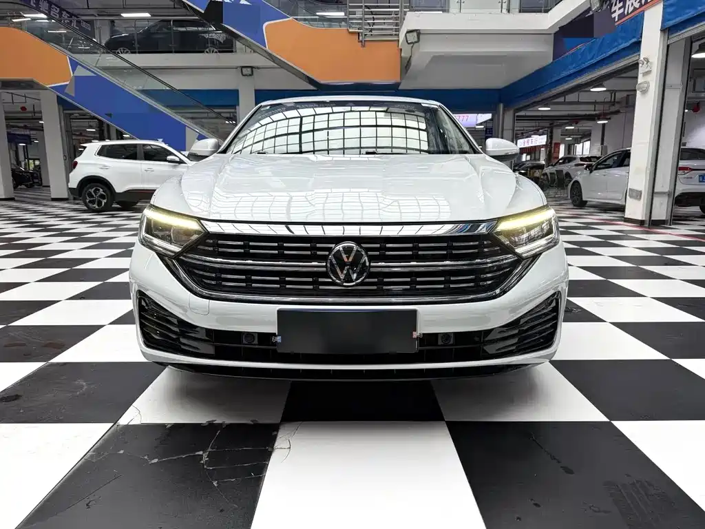 Volkswagen Sagitar 2022
