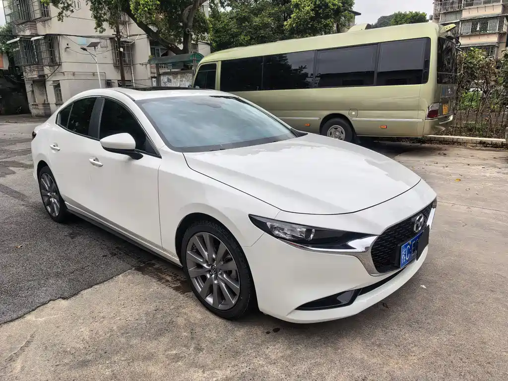 Mazda 3 Axela 2023