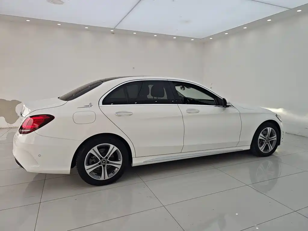 Mercedes-Benz C-Class 2019 — фото 20