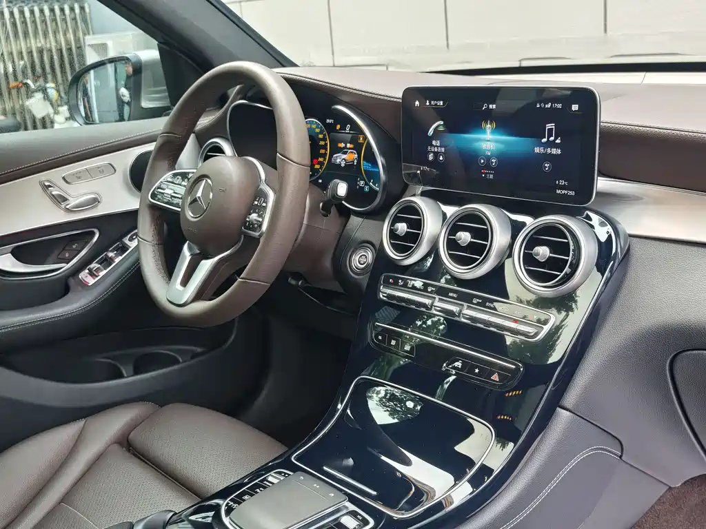 Mercedes-Benz GLC 2020 — фото 15