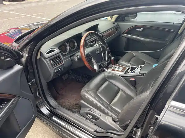 Volvo S80L 2013