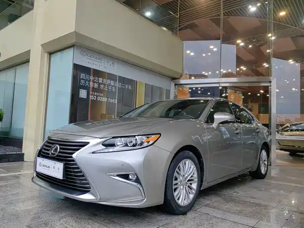 Lexus ES 2017