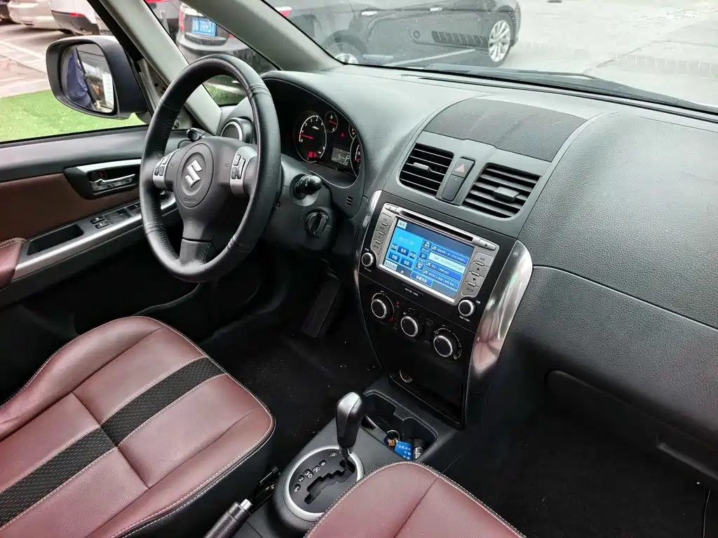 Suzuki SX4 2014 — фото 16