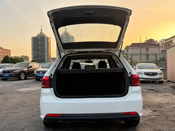 Volkswagen Gran Lavida 2013