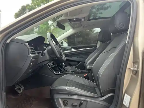 Volkswagen Passat 2022