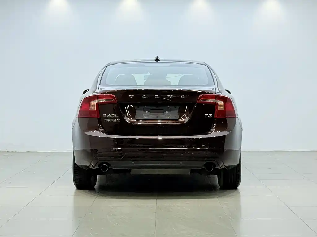 Volvo S60 2017 — фото 16