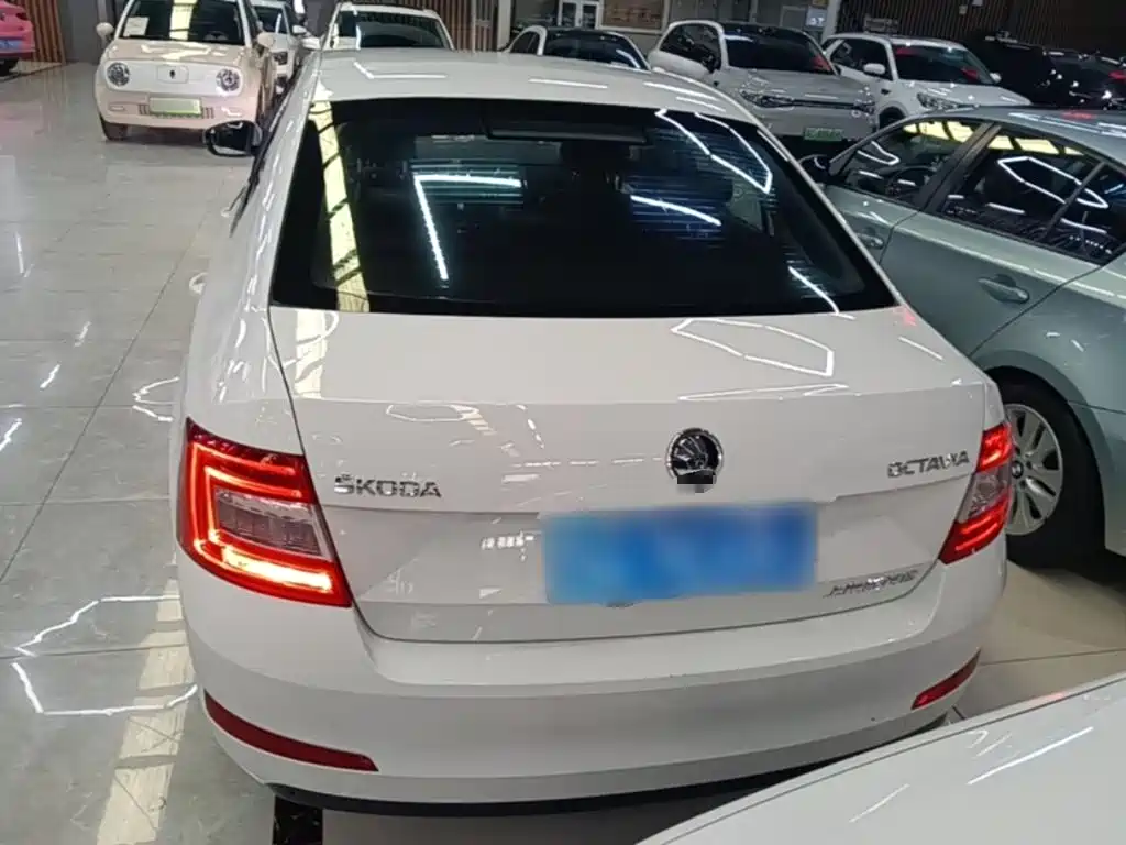 Skoda Octavia 2016 — фото 6