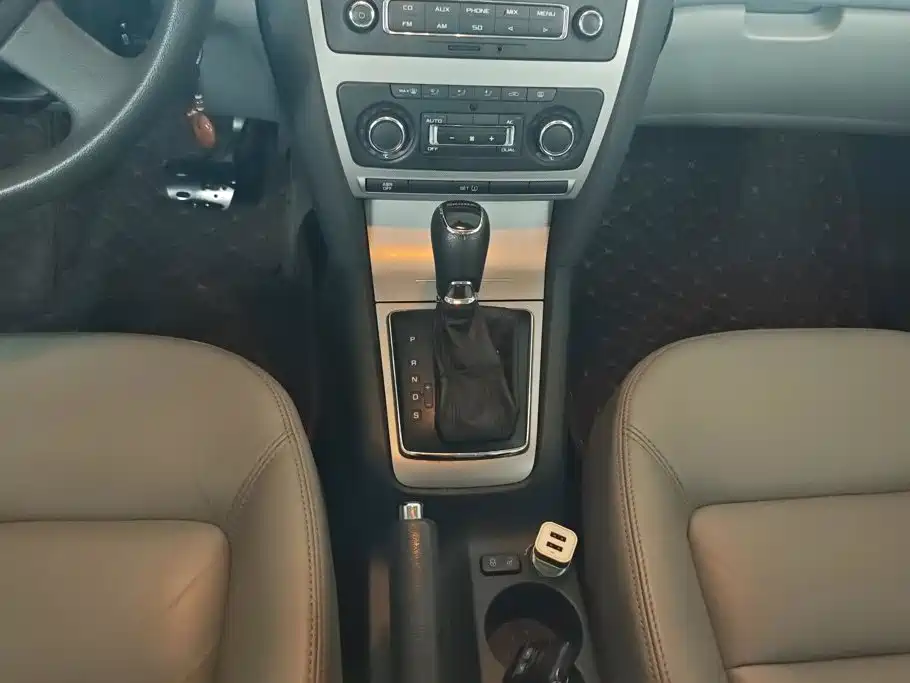 Skoda Octavia 2014 — фото 16
