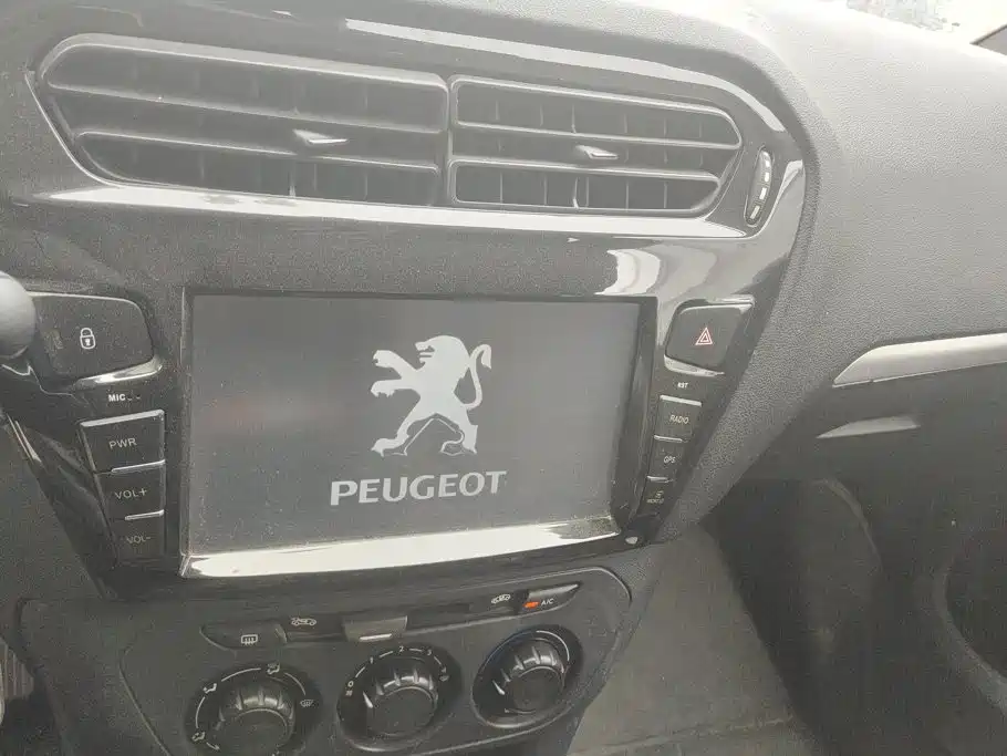 Peugeot 301 2015 — фото 13