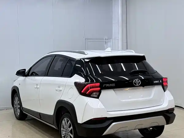 Toyota Yaris L 2023