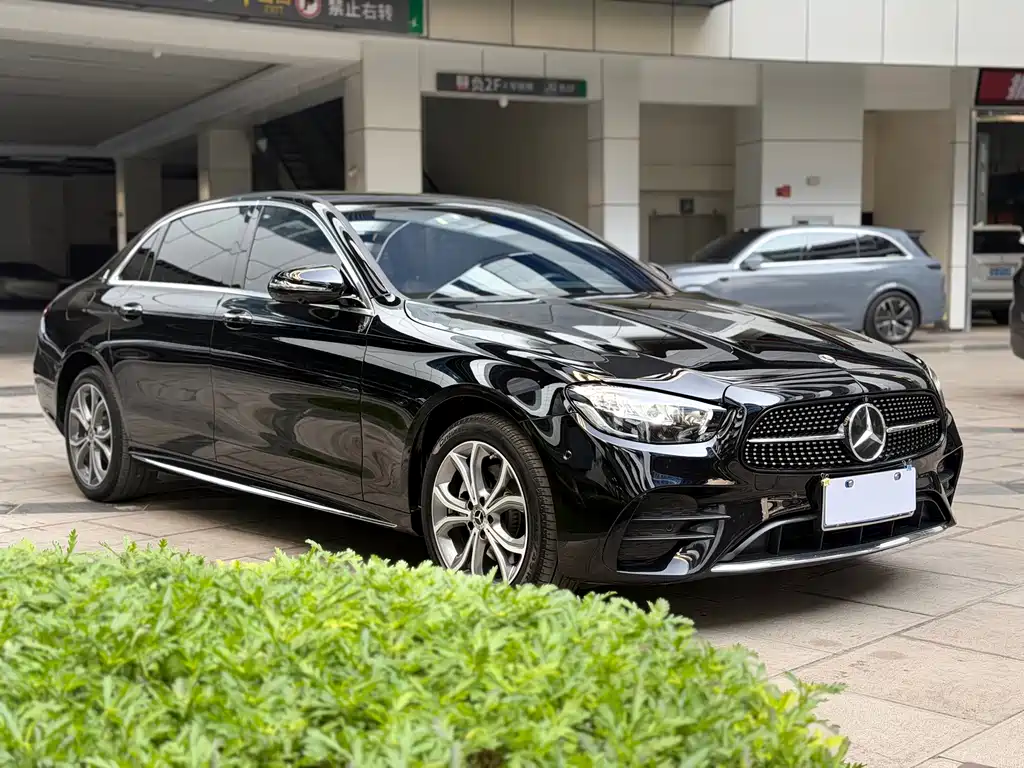 Mercedes-Benz E-Class 2023 — фото 3