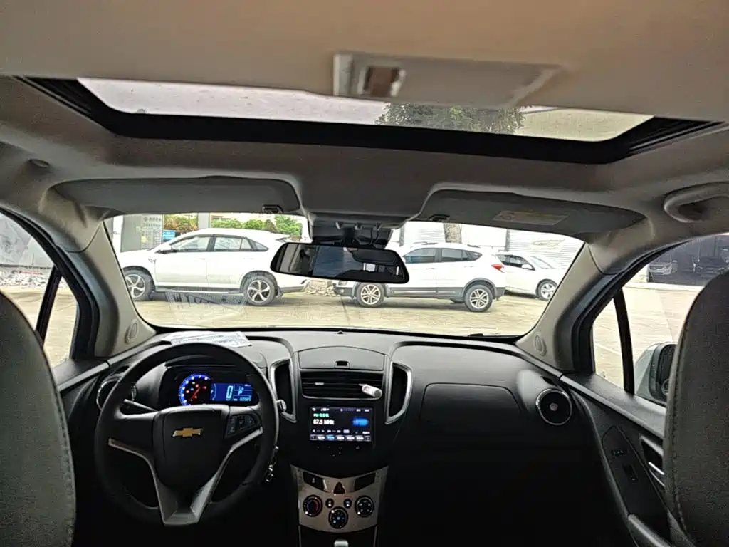 Chevrolet Trax 2015 — фото 18