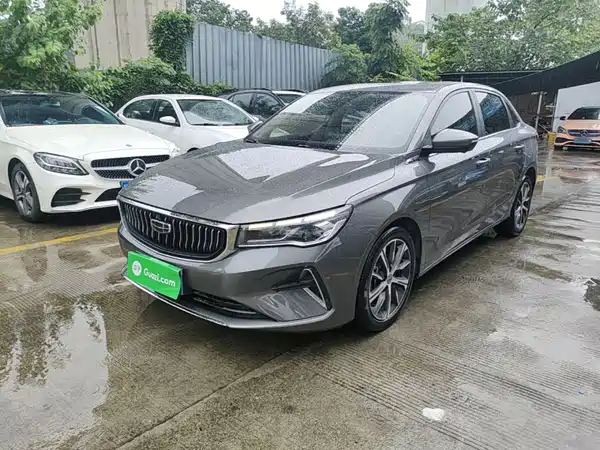 Geely Emgrand 2022
