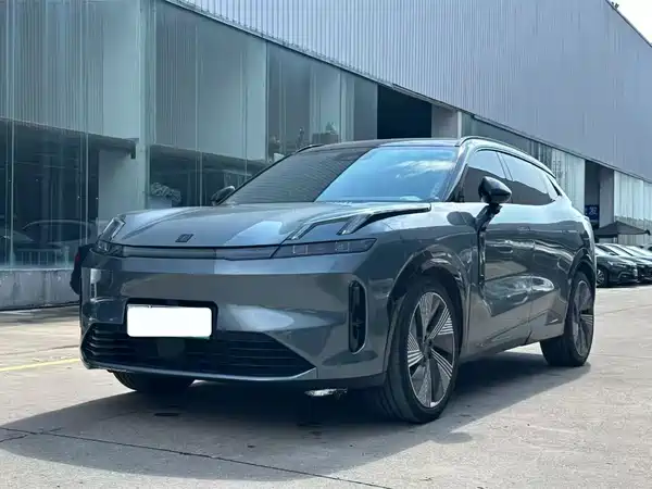 Lynk & Co 08 EM-P 2024