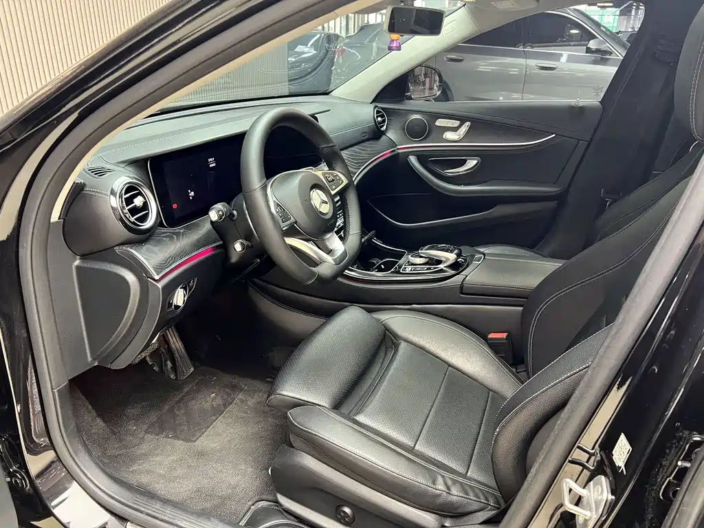 Mercedes-Benz E-Class 2017 — фото 14