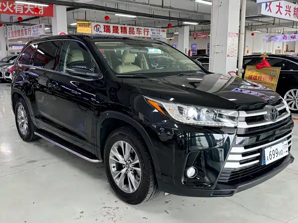 Toyota Highlander 2021