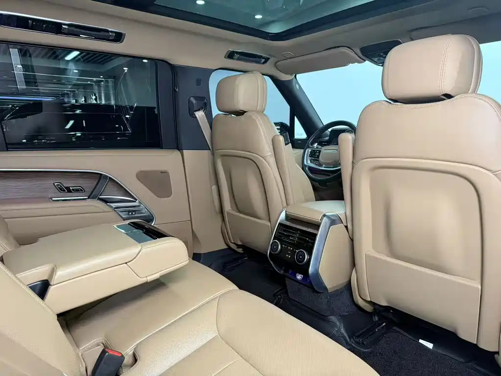 Land Rover Range Rover 2024 — фото 15